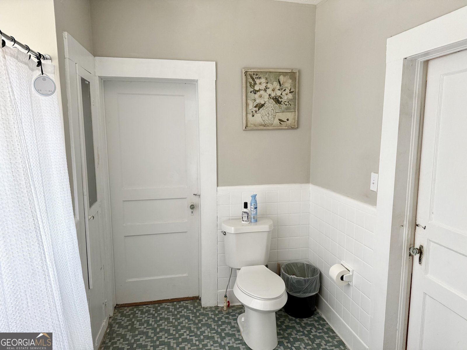 18046 Main Street Woodbury - 18