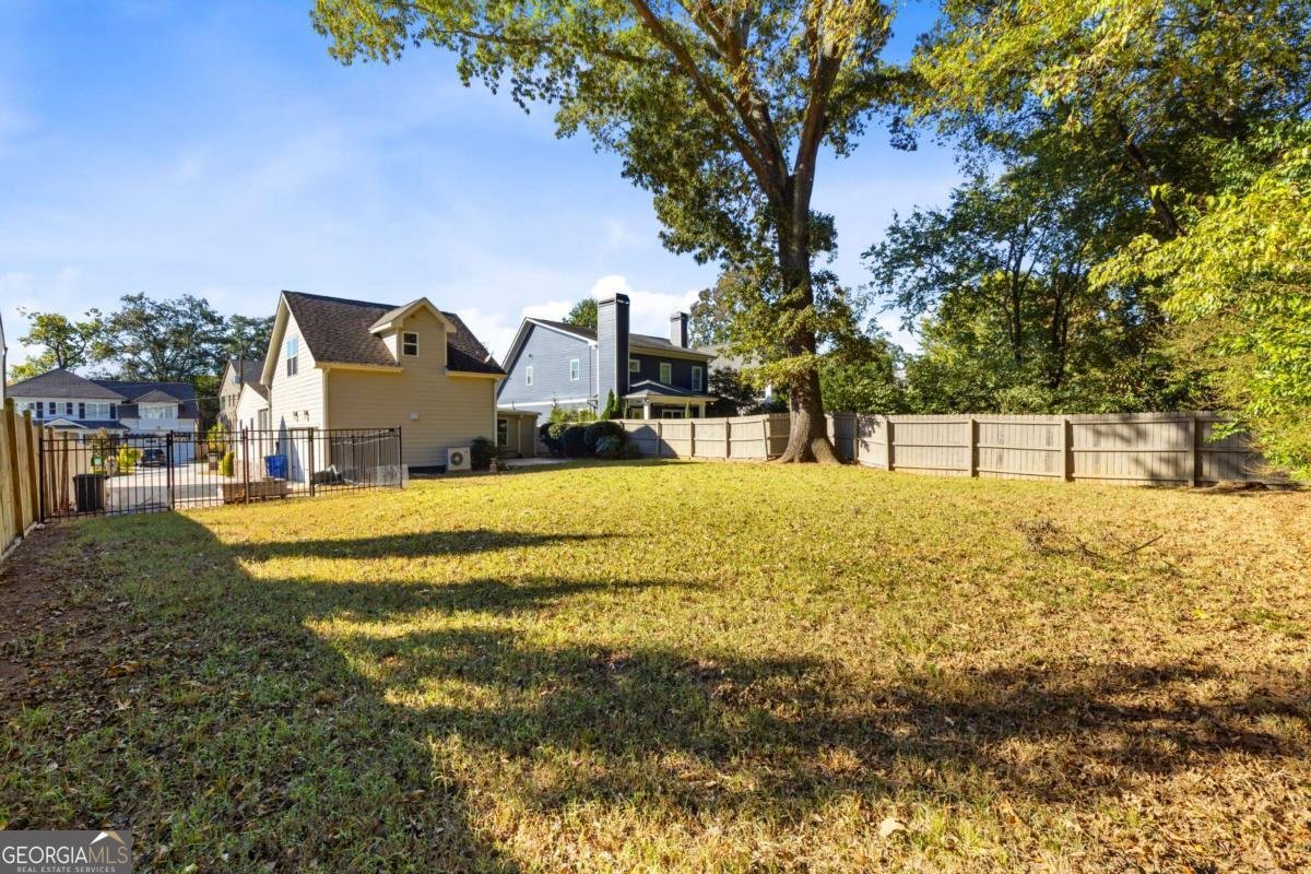 1460 Grant Drive Brookhaven - 24