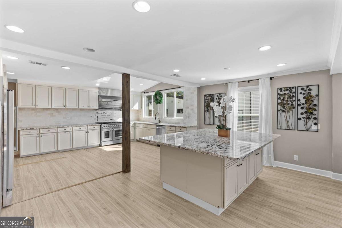 1460 Grant Drive Brookhaven - 3