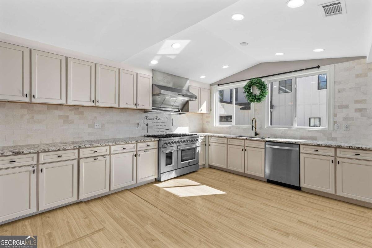 1460 Grant Drive Brookhaven - 5