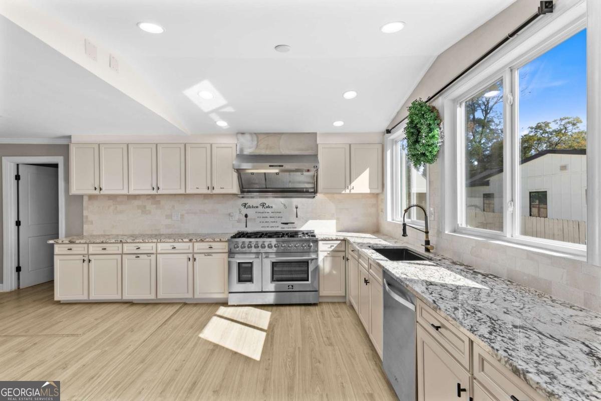 1460 Grant Drive Brookhaven - 6