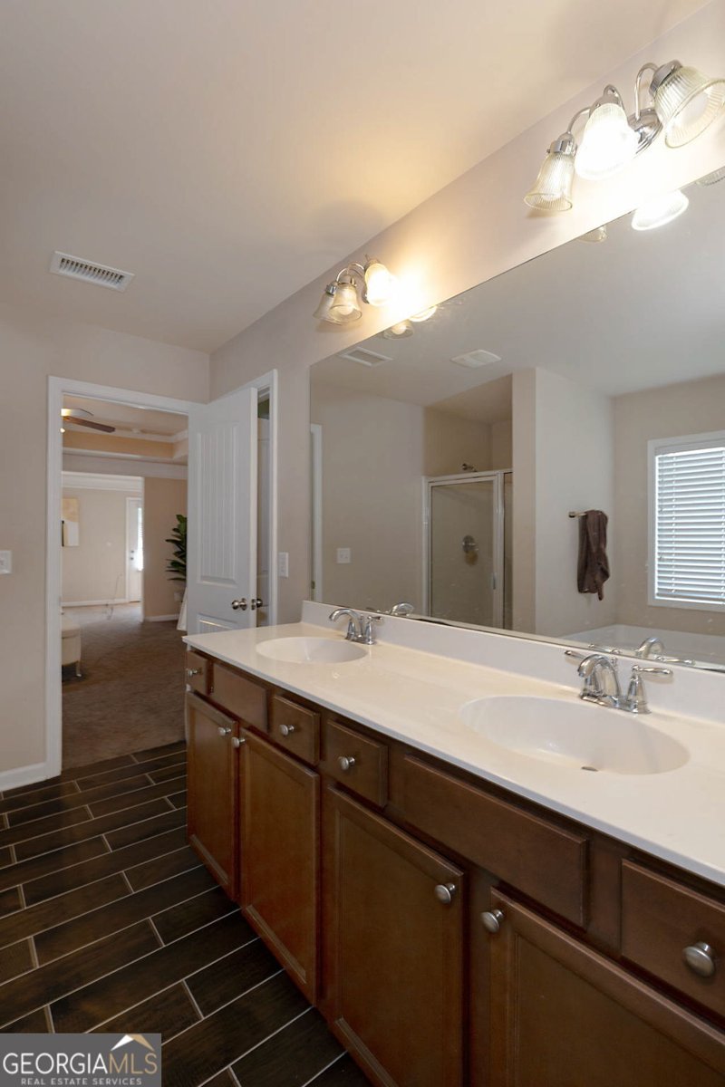 2672 Honeysuckle Drive Columbus - 16