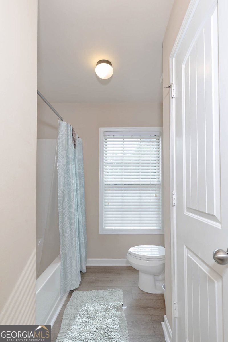 2672 Honeysuckle Drive Columbus - 34