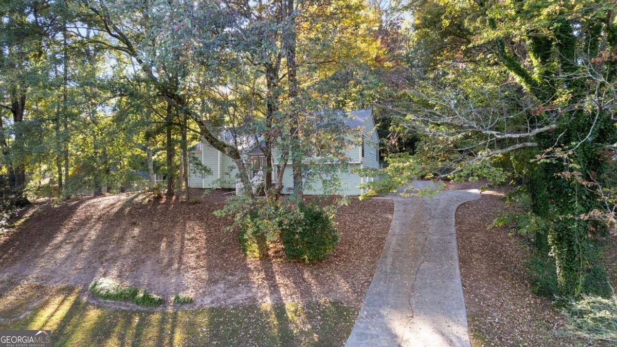 495 Ramsdale Drive Roswell - 24