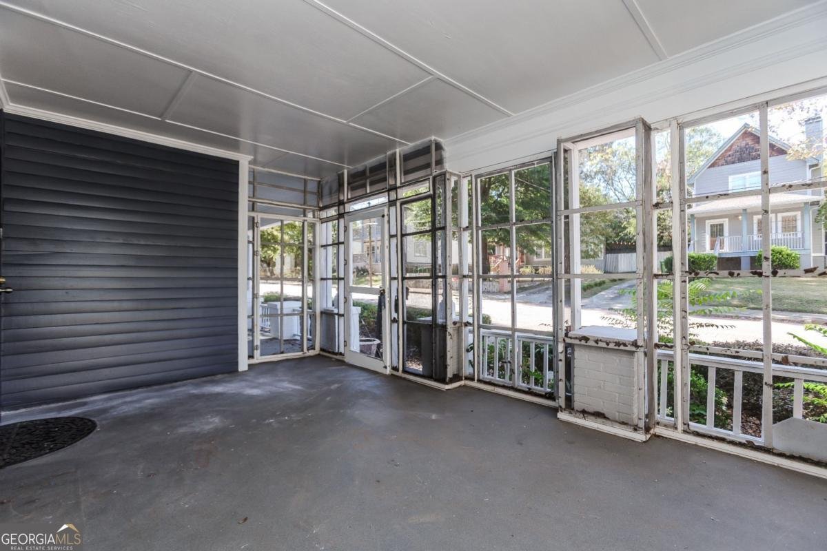 686 Garibaldi Street Atlanta - 22