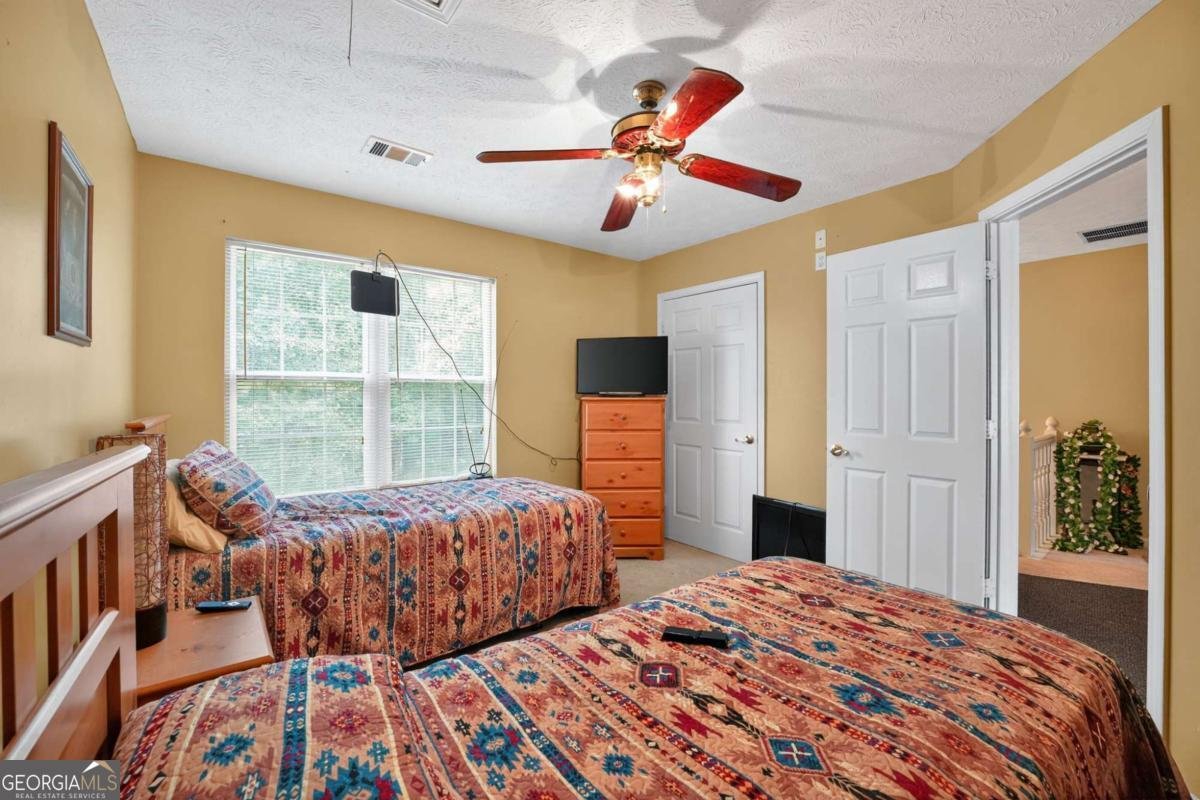 5822 Giles Road Lithonia - 23