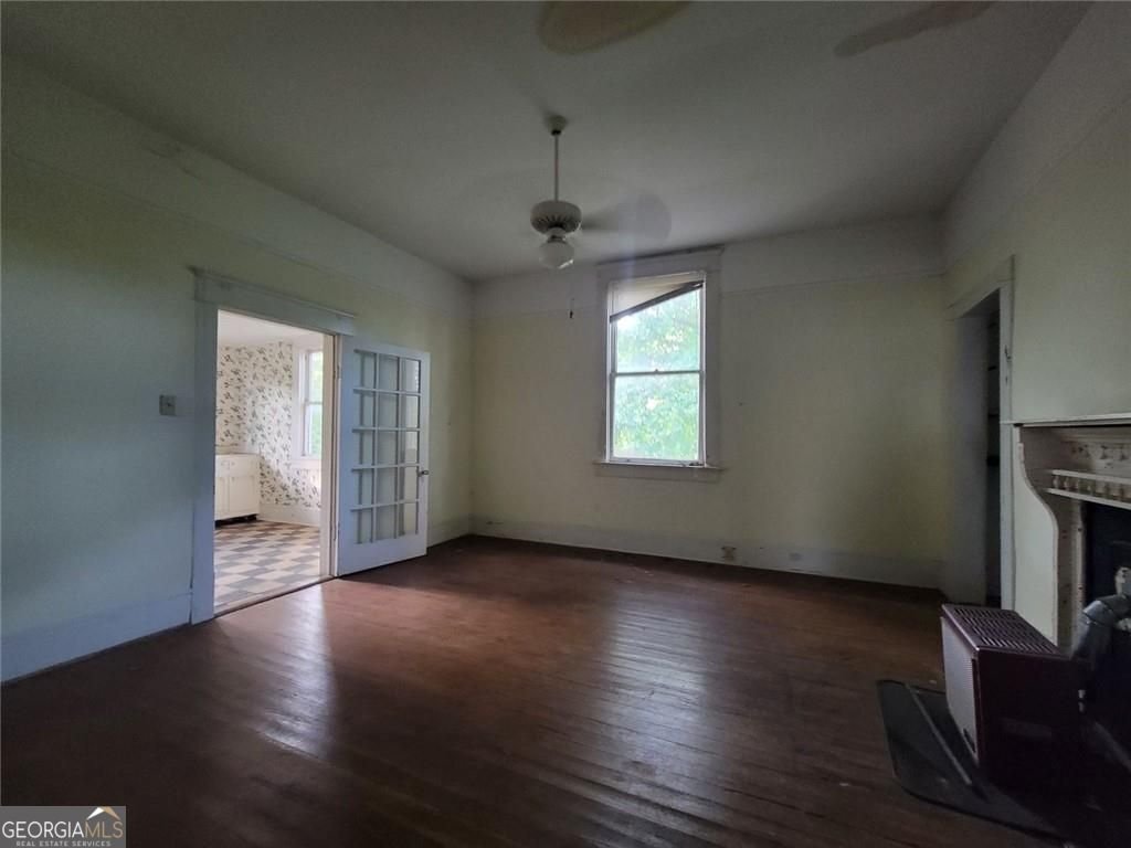 8633 Rose Avenue Douglasville - 33