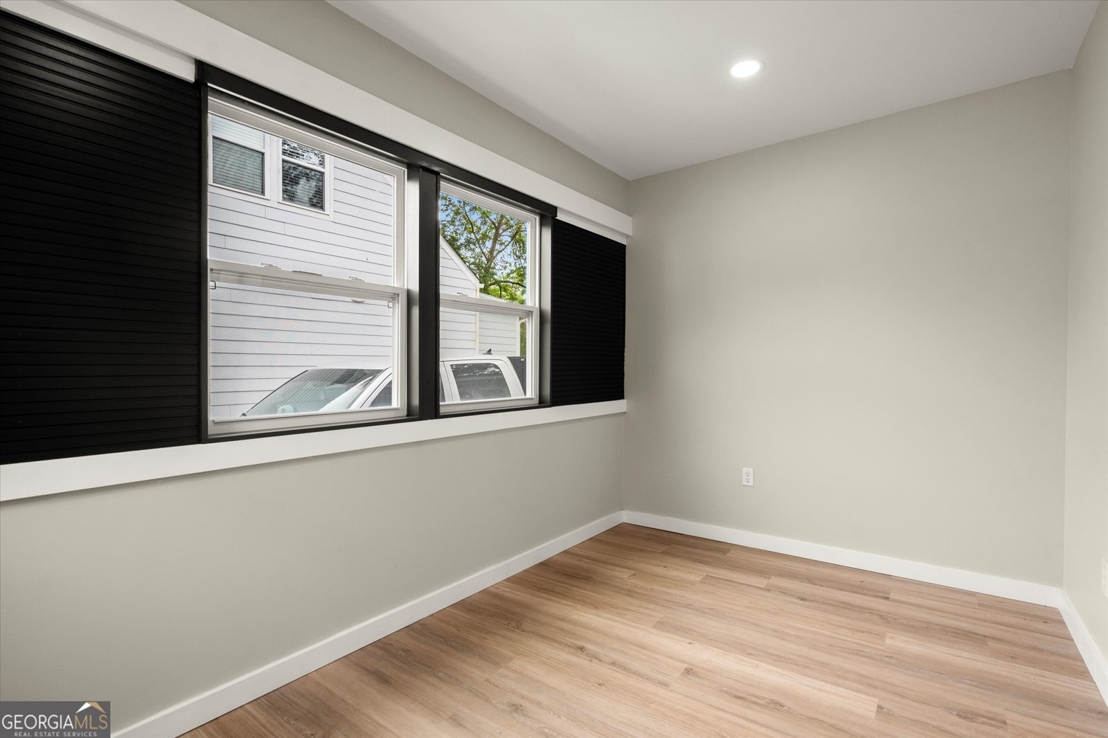 1332 Thurgood Street Atlanta - 28