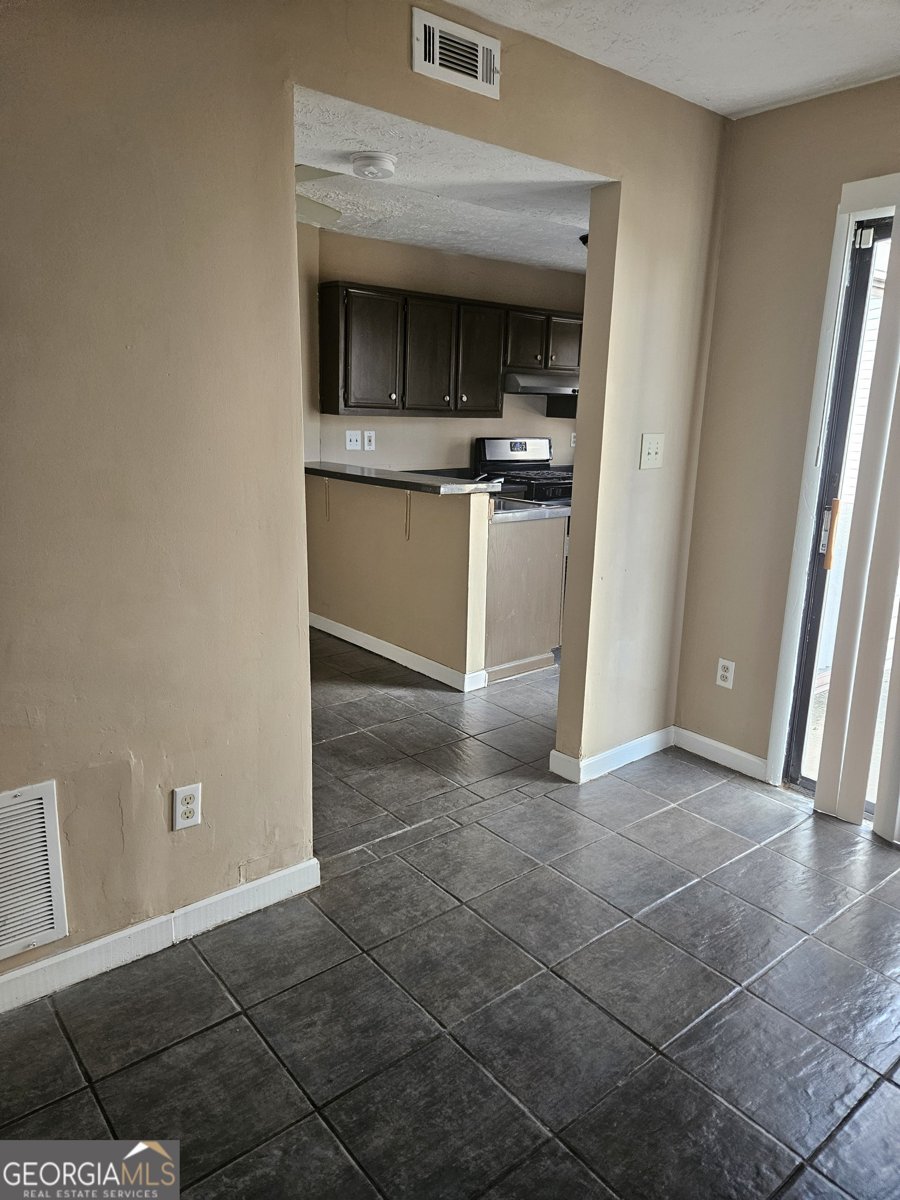 154 Governors Drive Forest Park - 3