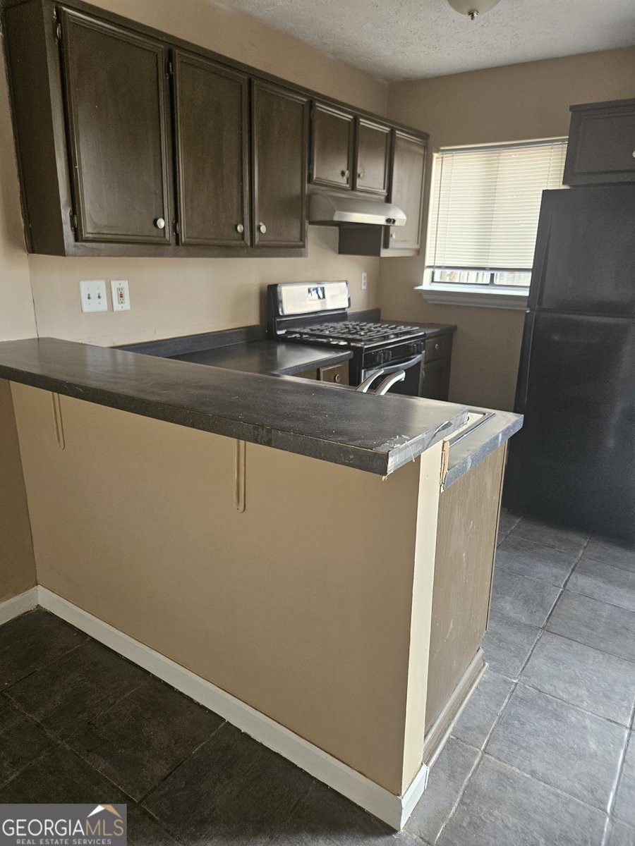 154 Governors Drive Forest Park - 4