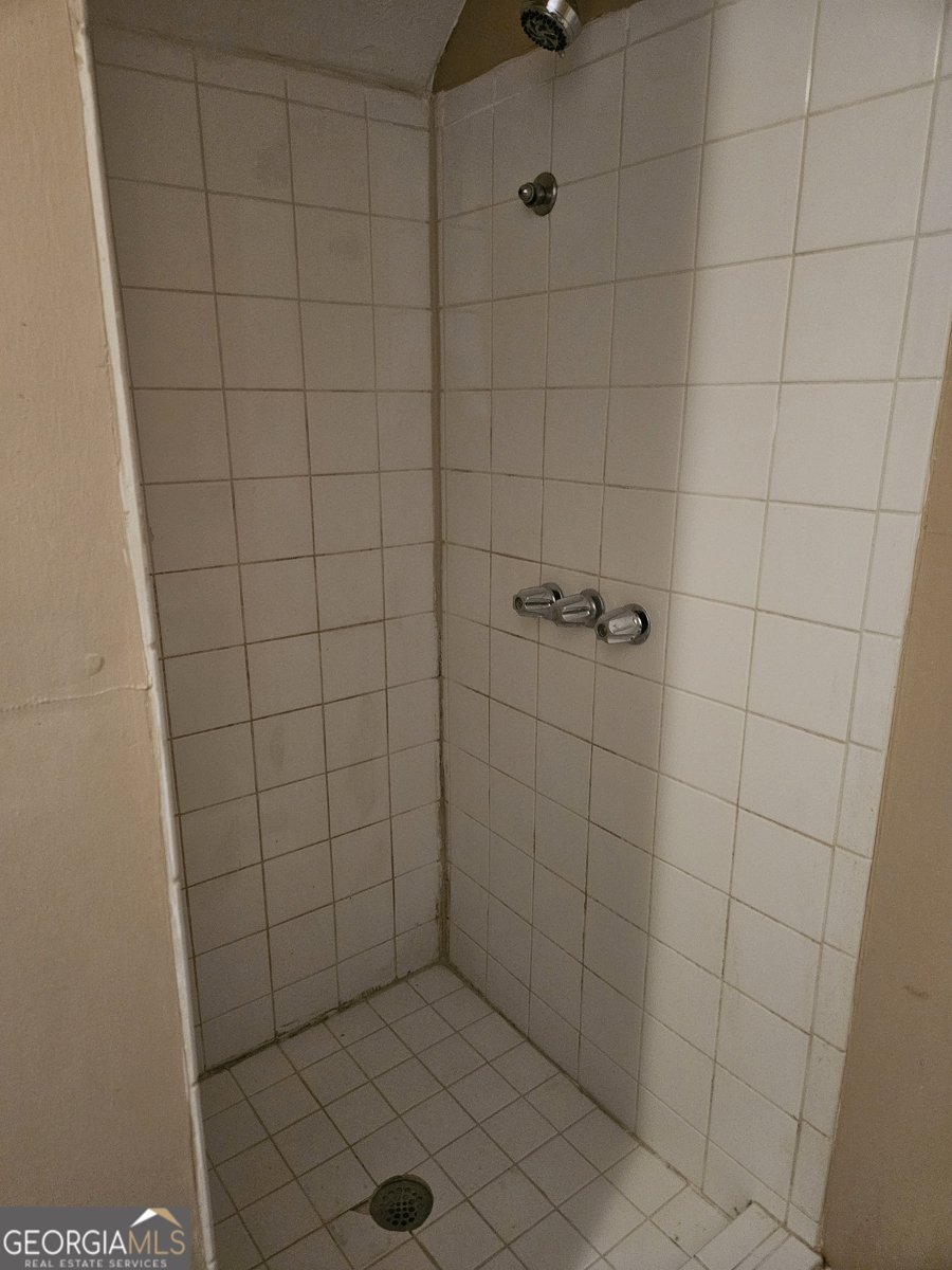 154 Governors Drive Forest Park - 7