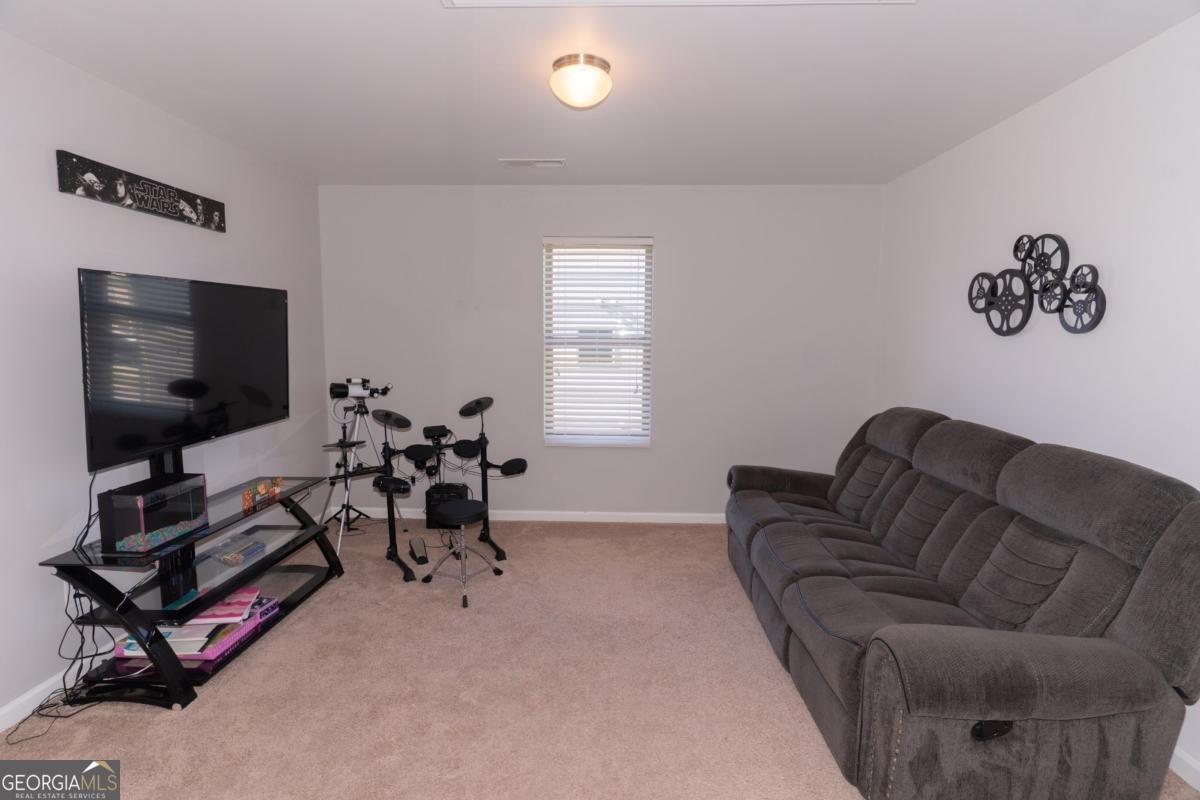 216 Loganview Drive Loganville - 17