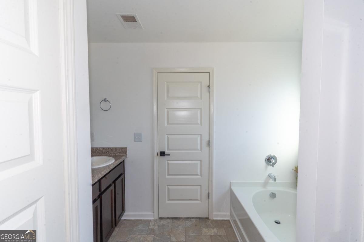 216 Loganview Drive Loganville - 32