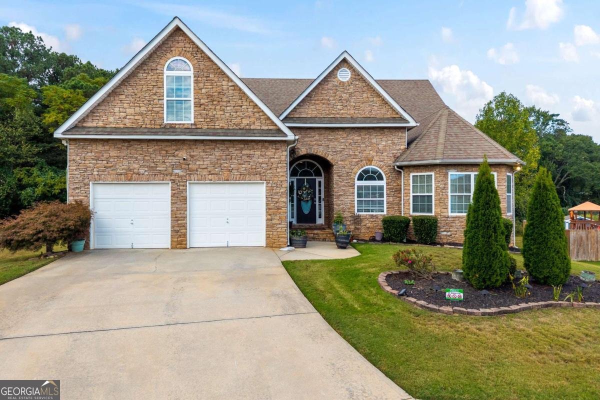 330 Brittney Cove Loganville - 1