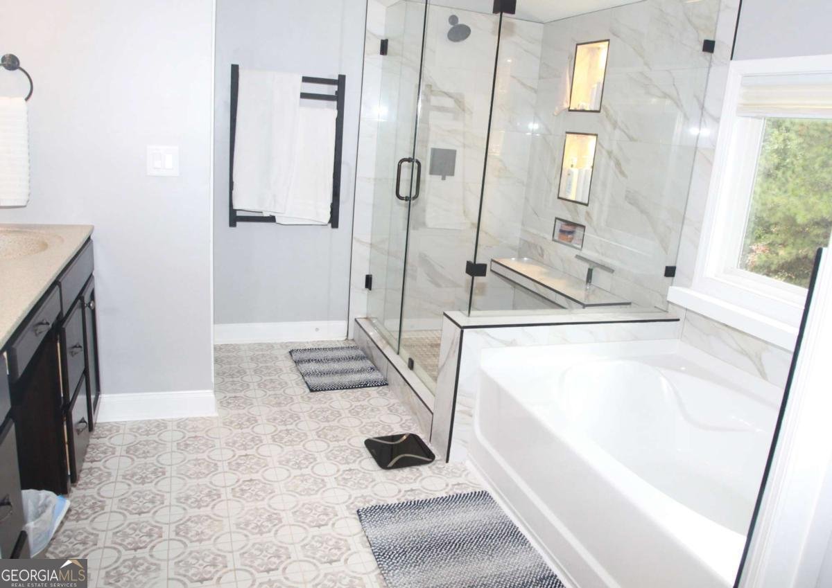 830 COMMERCE Trail Canton - 24