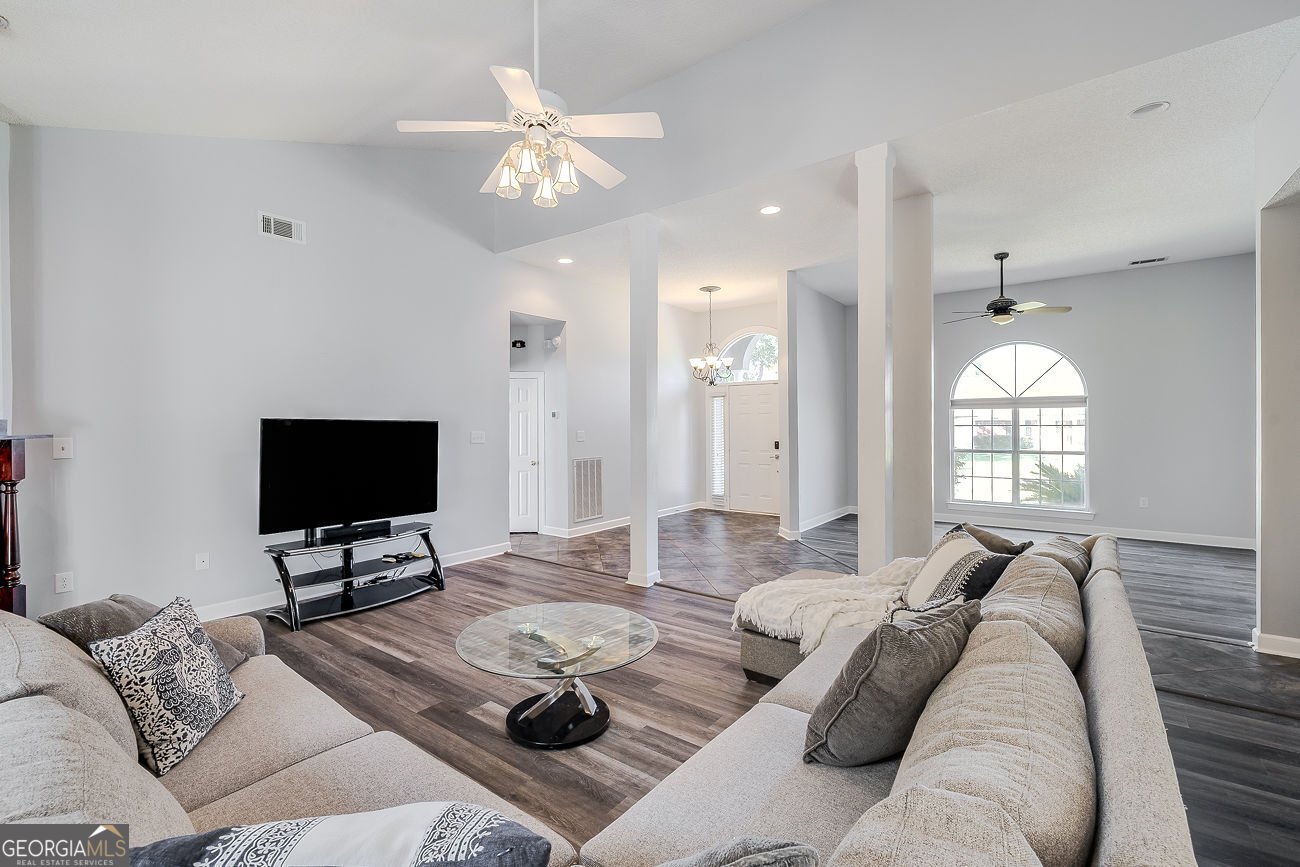 16 Glennmary Lane Richmond Hill - 4