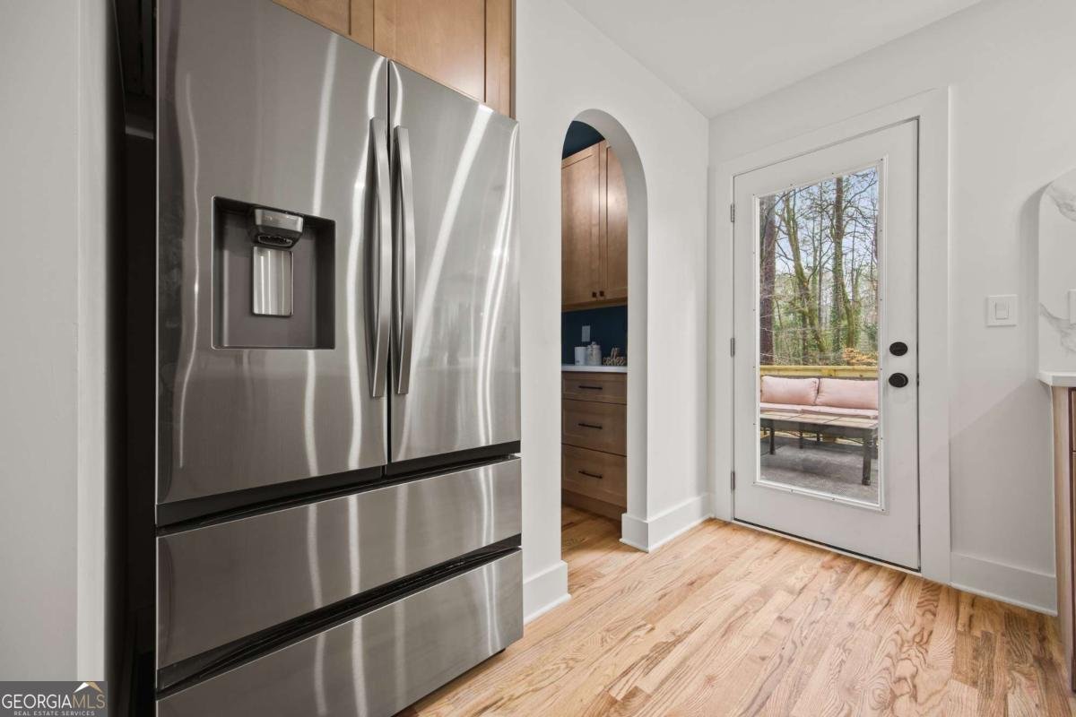 2433 Helmsdale Drive Atlanta - 10