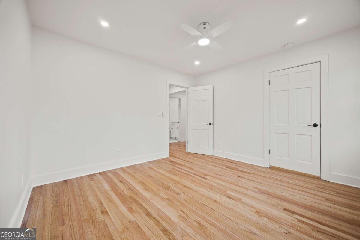 2433 Helmsdale Drive Atlanta - 18