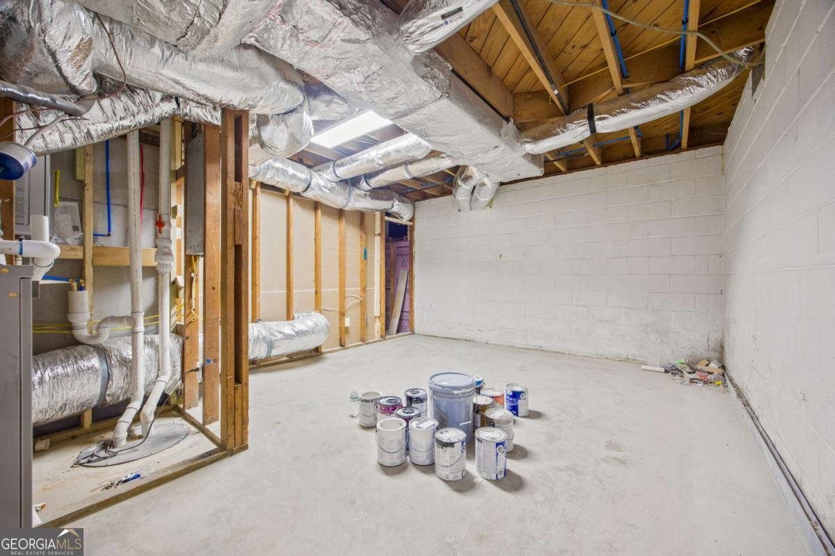 2433 Helmsdale Drive Atlanta - 47