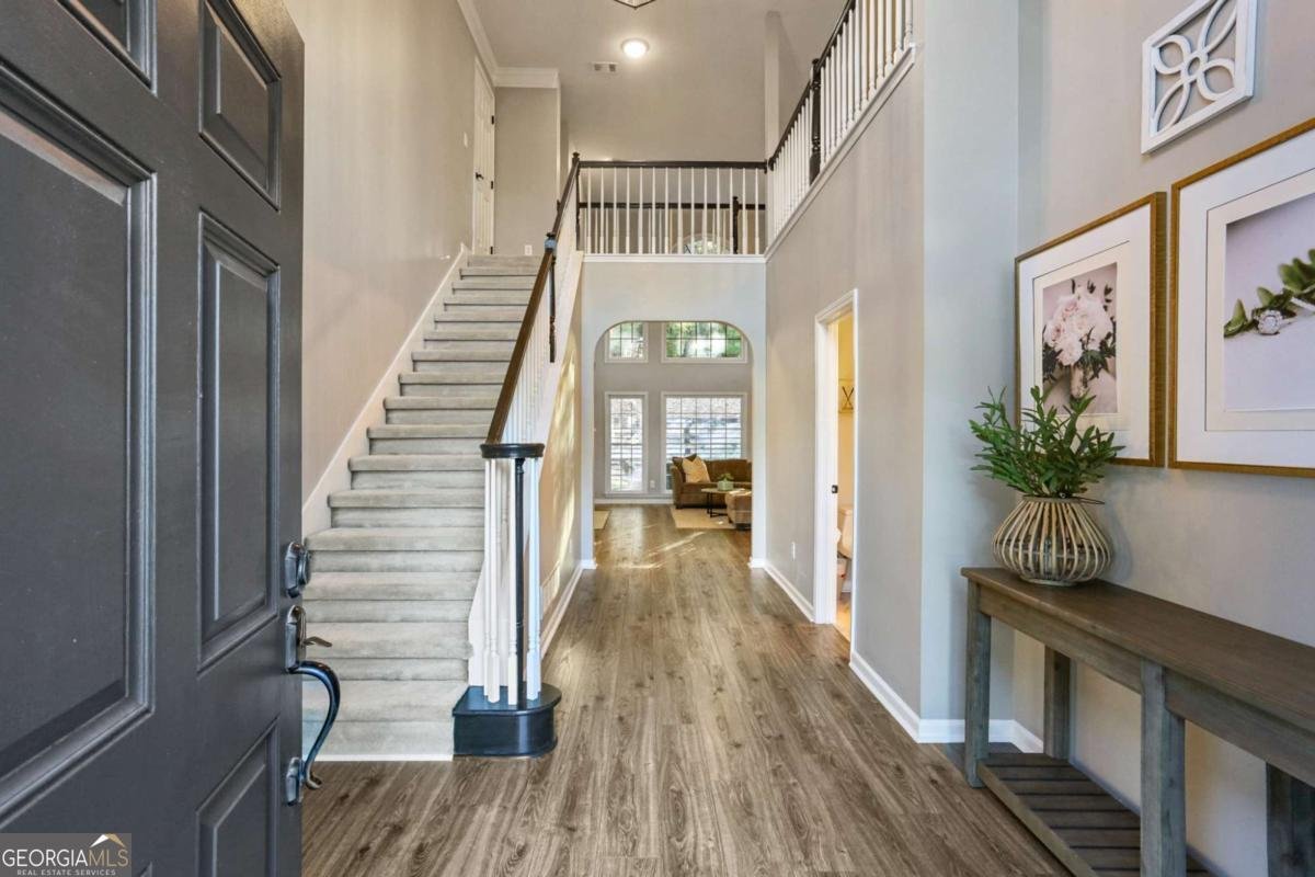 8075 Sandorn Drive Roswell - 2