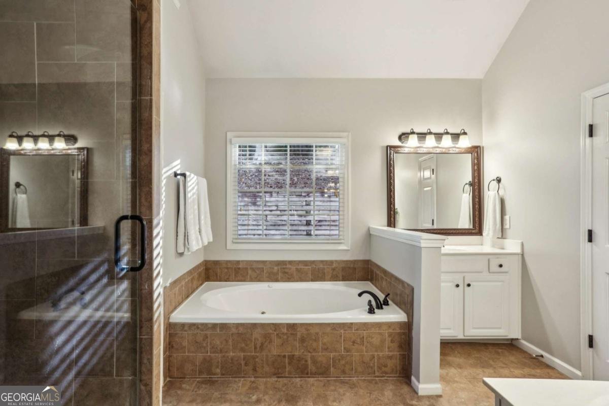 8075 Sandorn Drive Roswell - 22