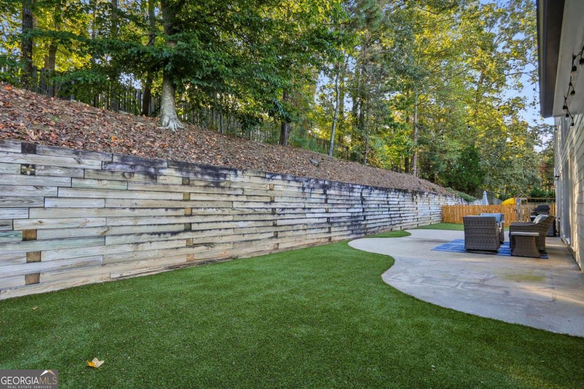 8075 Sandorn Drive Roswell - 33