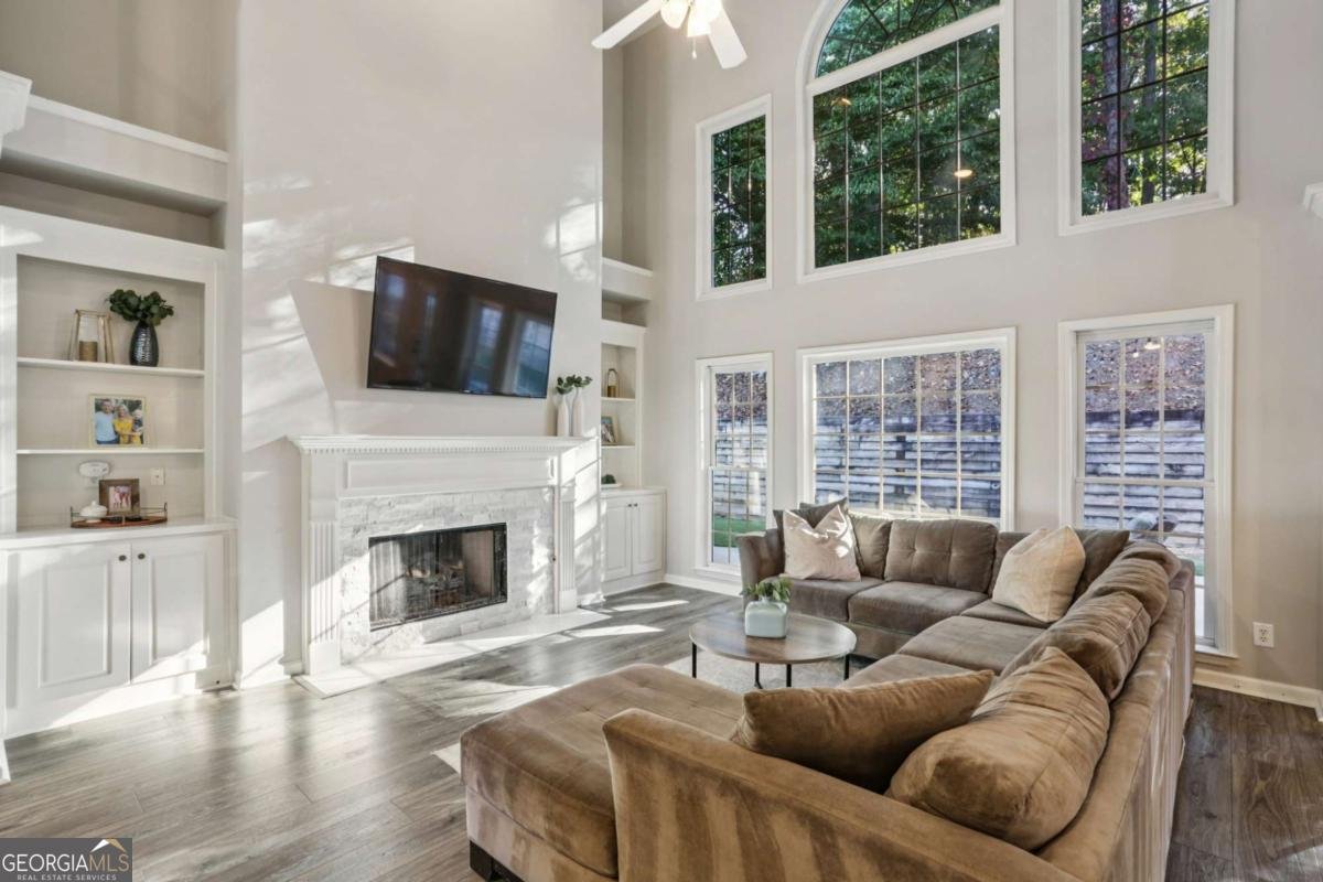 8075 Sandorn Drive Roswell - 4