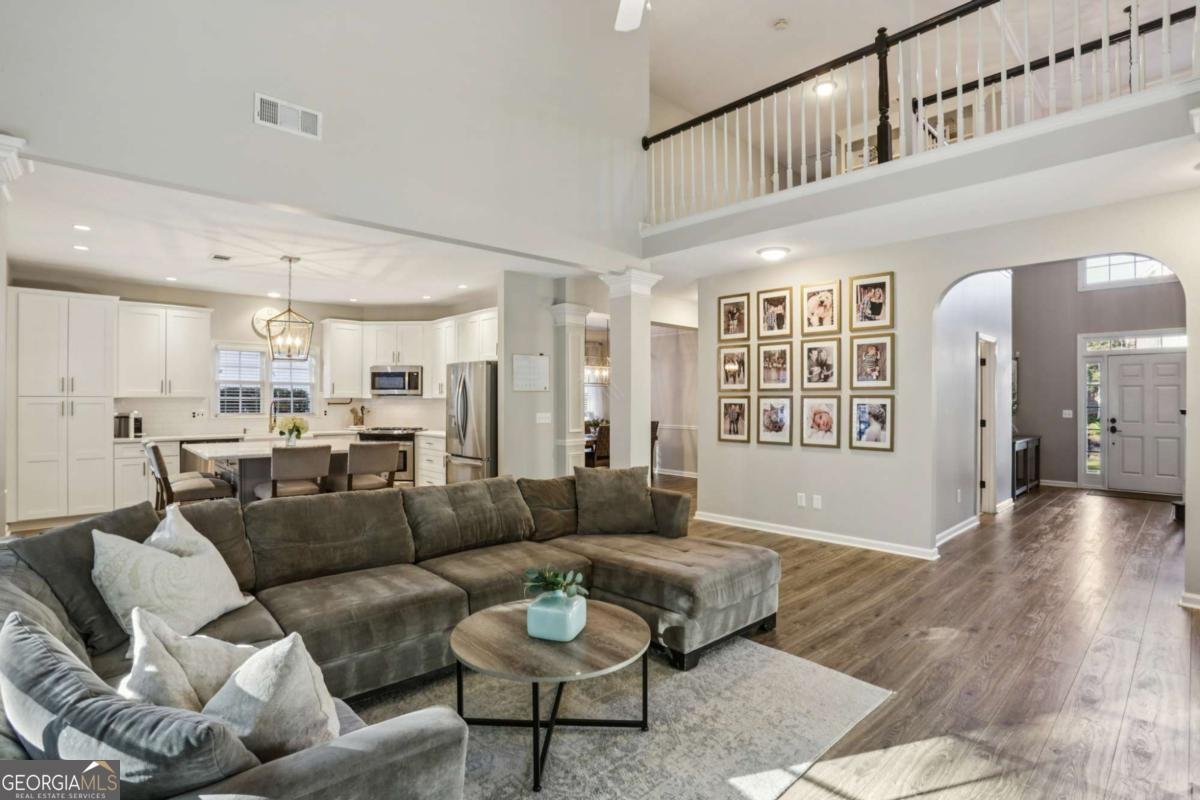 8075 Sandorn Drive Roswell - 5