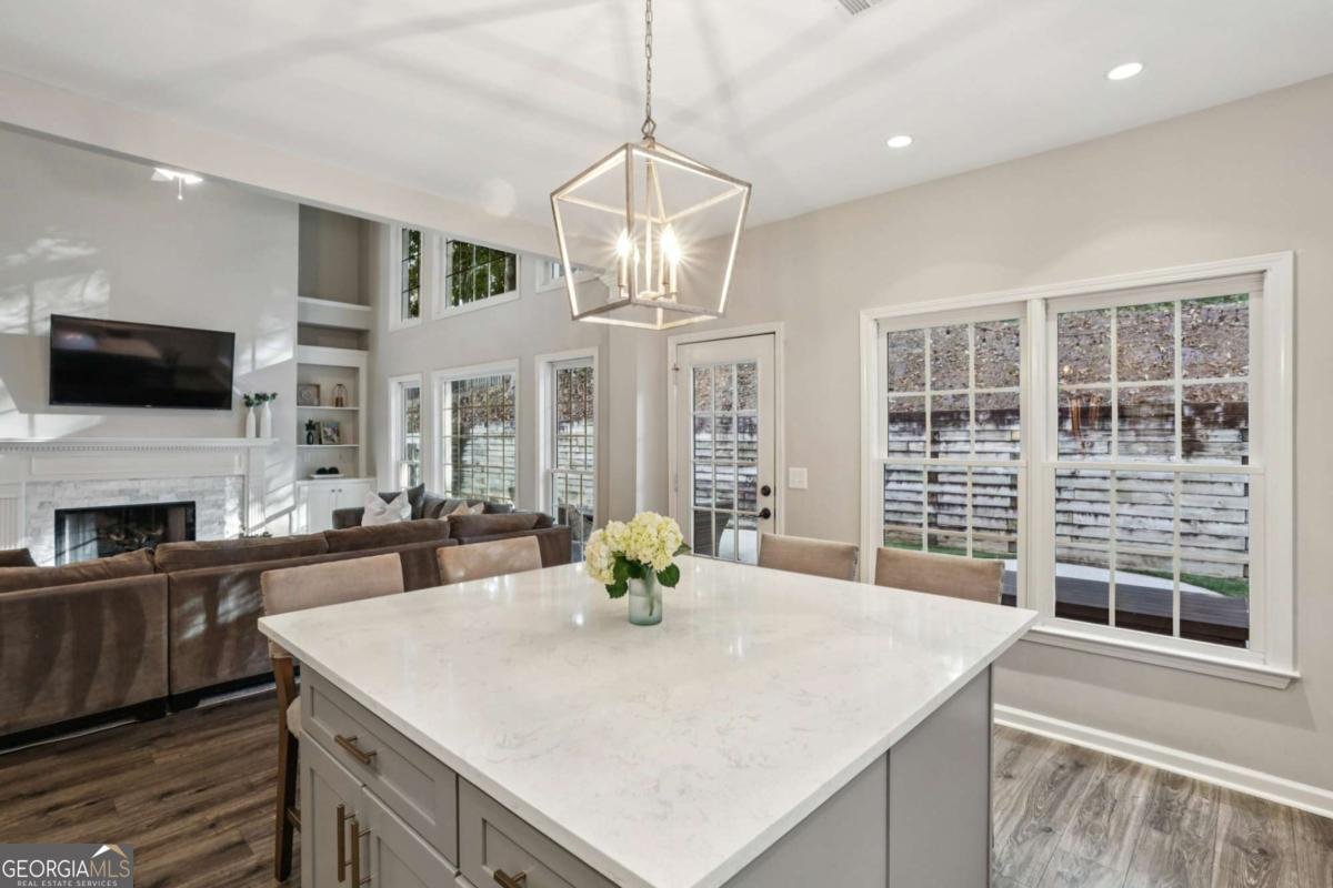 8075 Sandorn Drive Roswell - 8