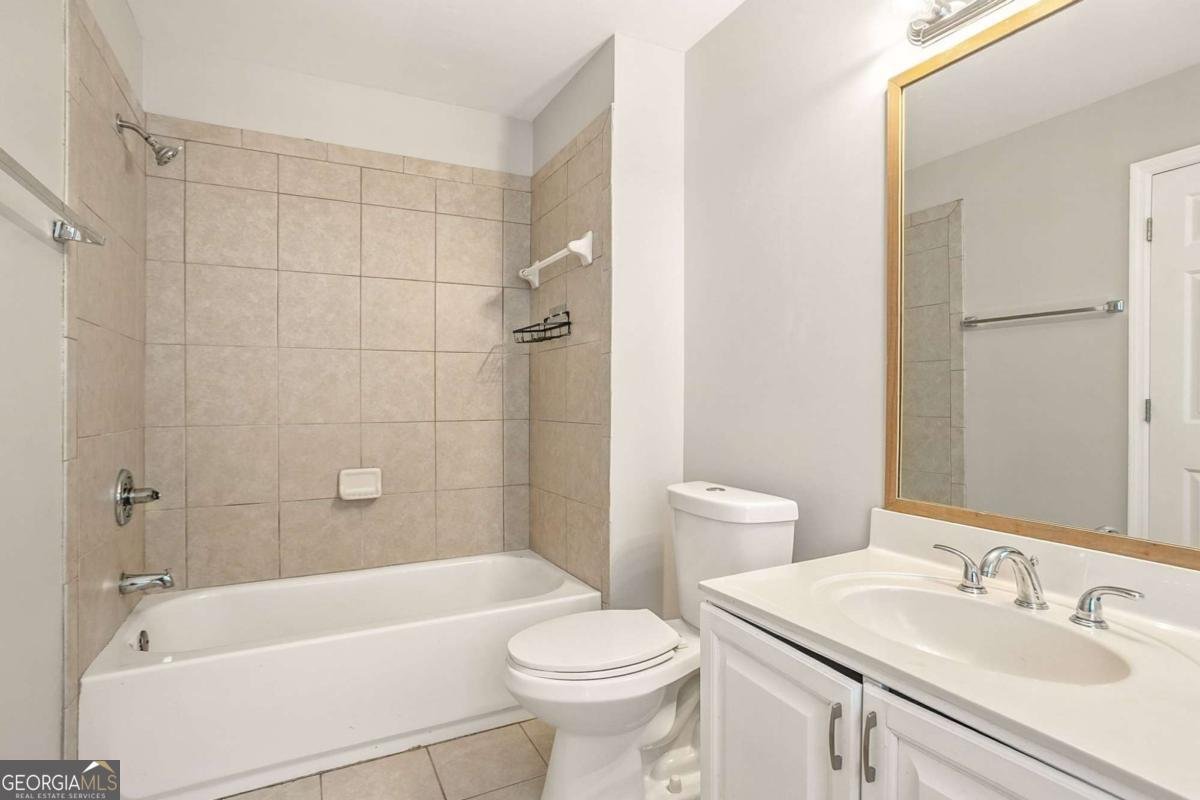 140 Glen Holly Drive Roswell - 1