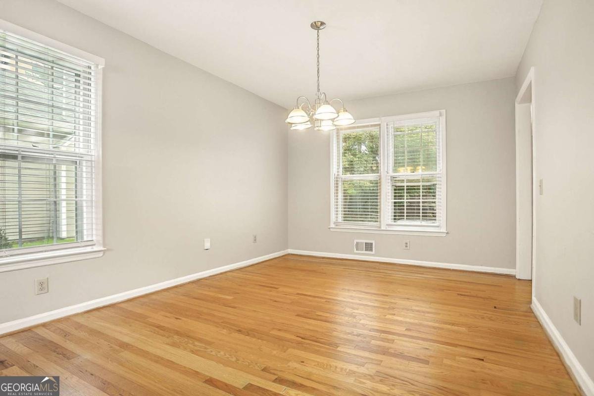 140 Glen Holly Drive Roswell - 18