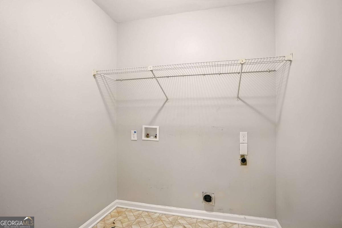 140 Glen Holly Drive Roswell - 35