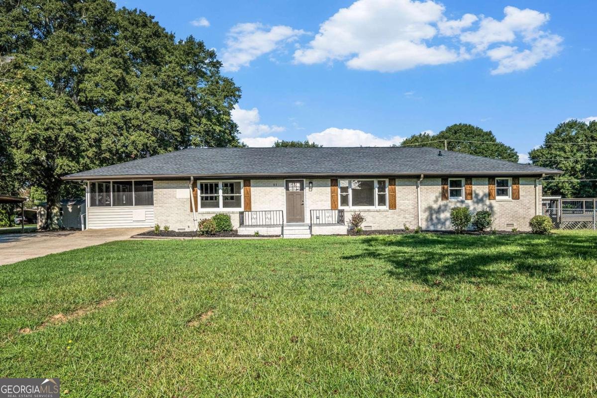 67 Wayne Circle Hartwell - 1