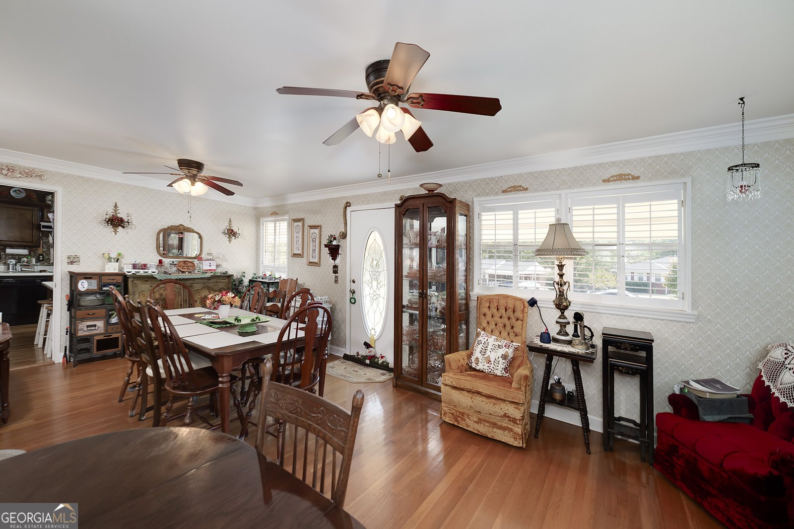 70 North Drive Hampton - 18