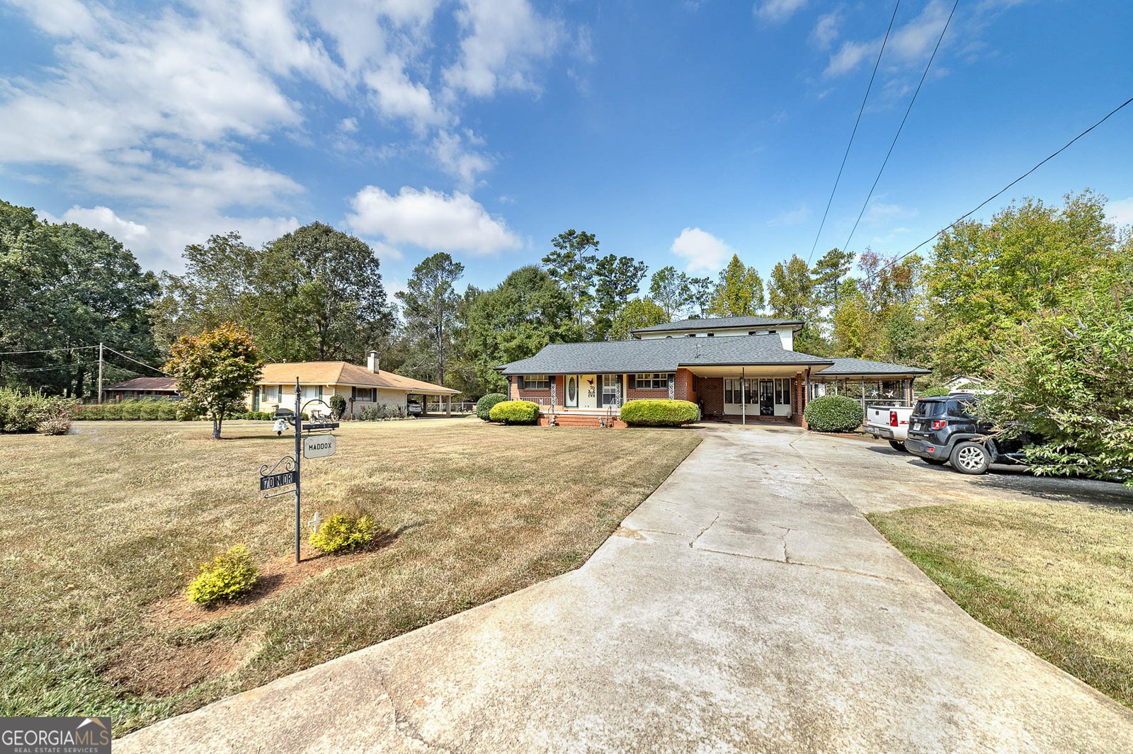 70 North Drive Hampton - 42