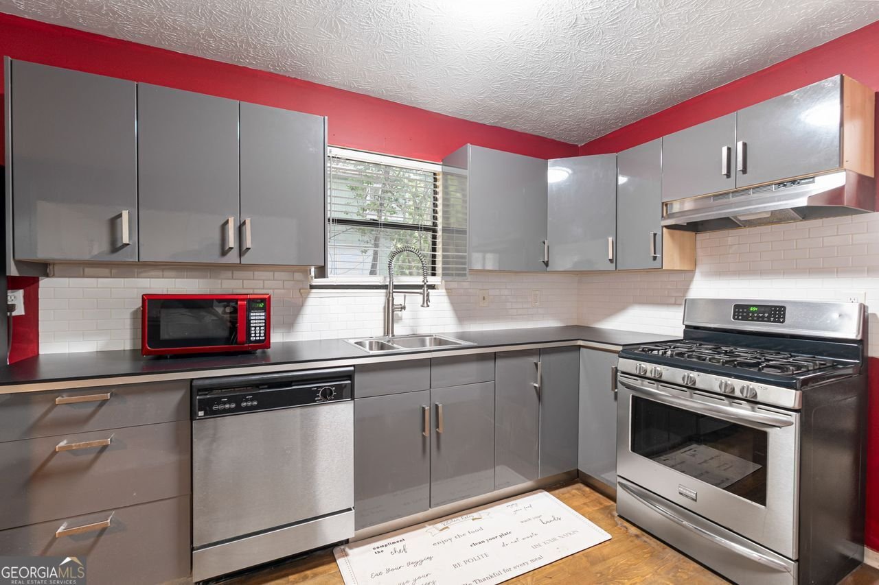 5192 MAINSTREET PARK Drive Stone Mountain - 14