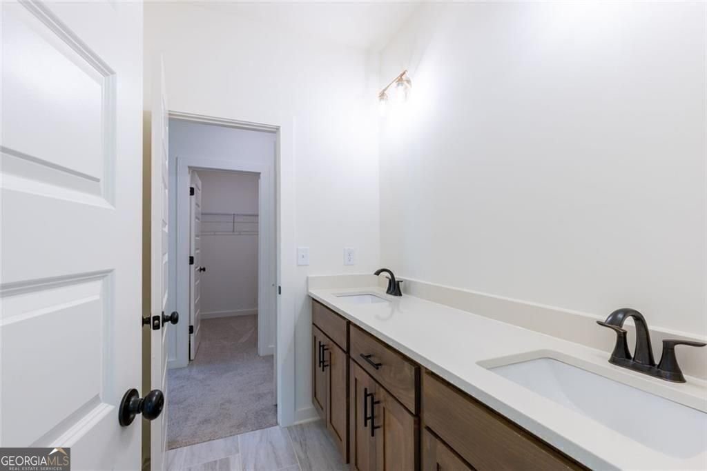 8290 Creekside Overlook Drive Gainesville - 27