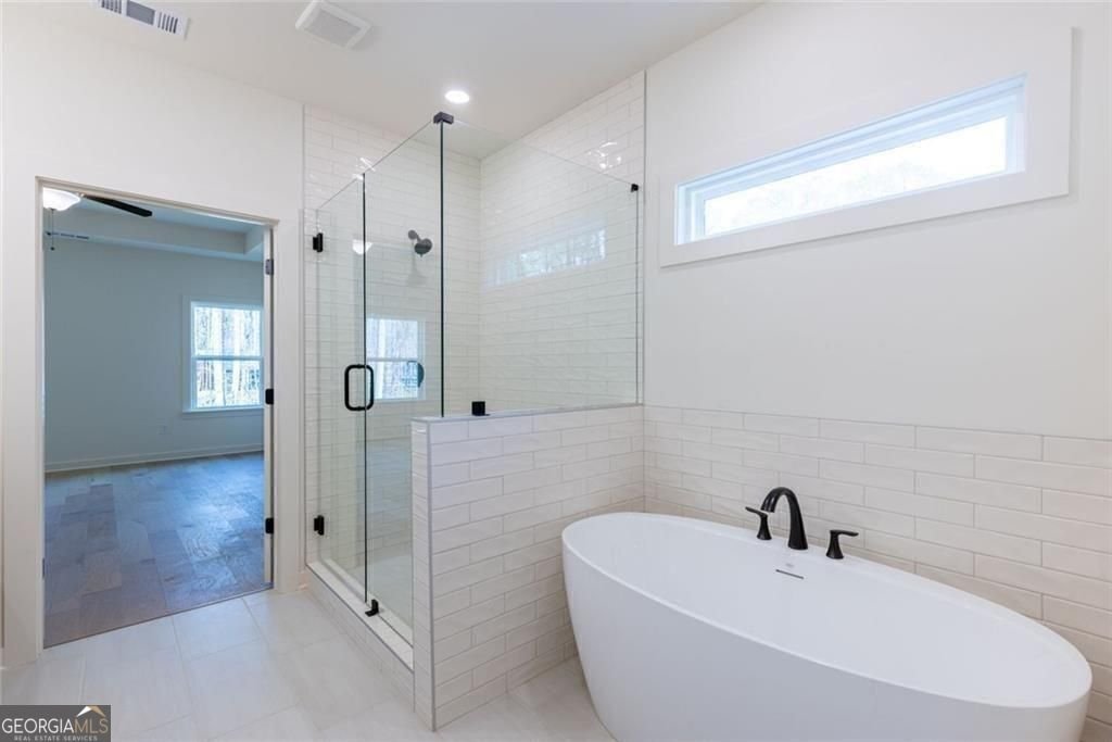 8290 Creekside Overlook Drive Gainesville - 33