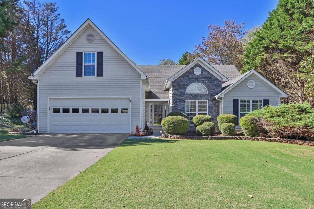 6082 Hillsdale Circle Flowery Branch - 1