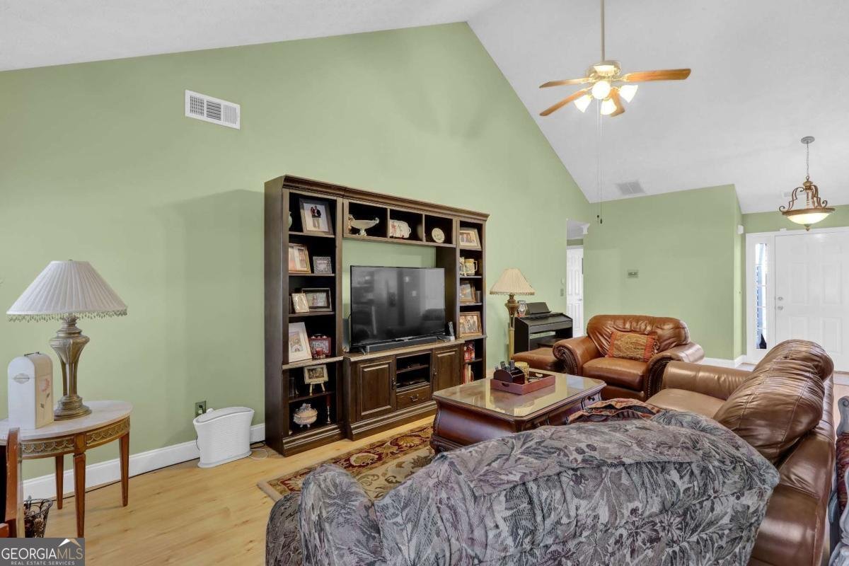 6082 Hillsdale Circle Flowery Branch - 10