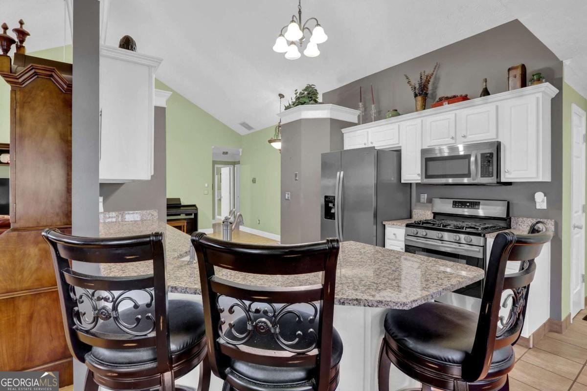 6082 Hillsdale Circle Flowery Branch - 2