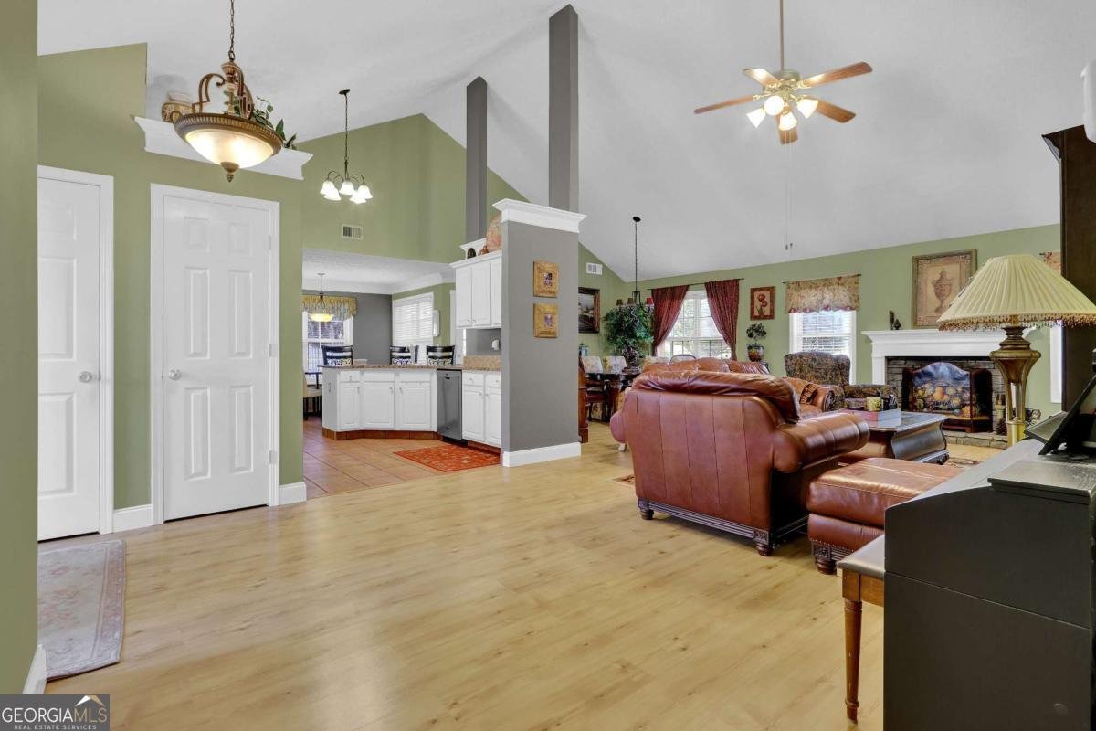 6082 Hillsdale Circle Flowery Branch - 8