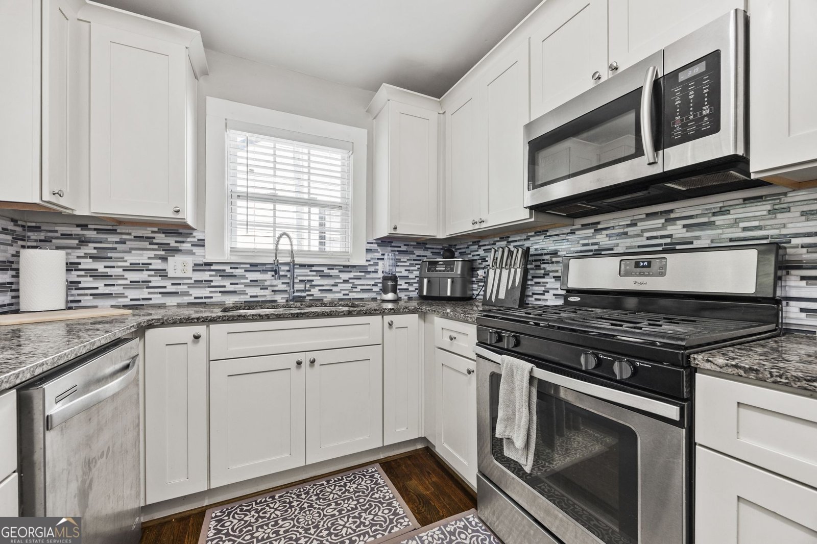 1281 Winburn Drive East Point - 8