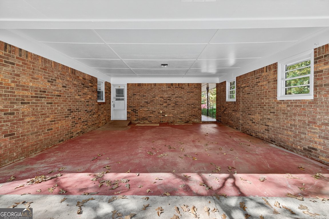 808 Lakeshore Drive Winder - 2