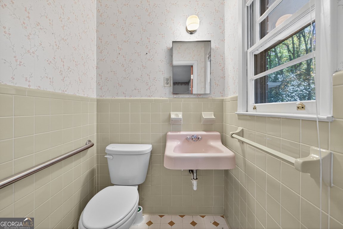 808 Lakeshore Drive Winder - 37