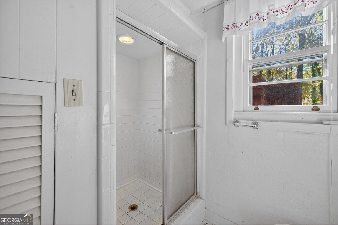 808 Lakeshore Drive Winder - 42