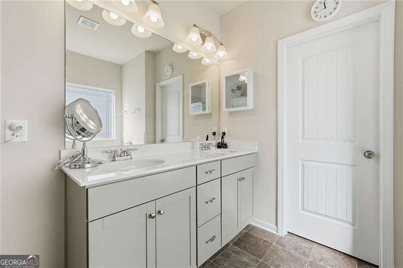 2 Macintosh Drive Rome - 17