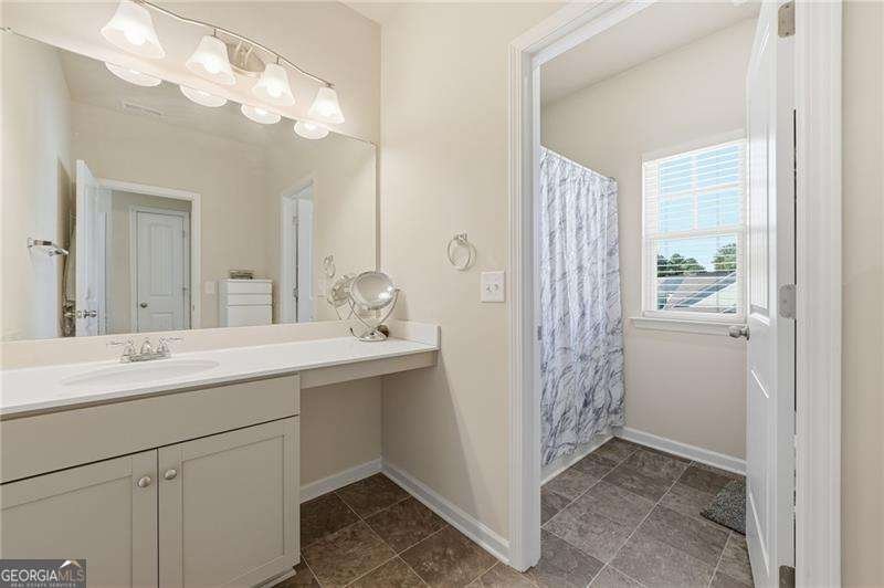 2 Macintosh Drive Rome - 23