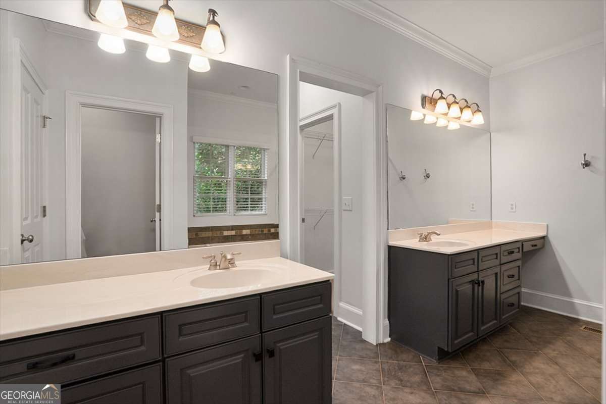 1171 Spring Lake Drive Bishop - 31