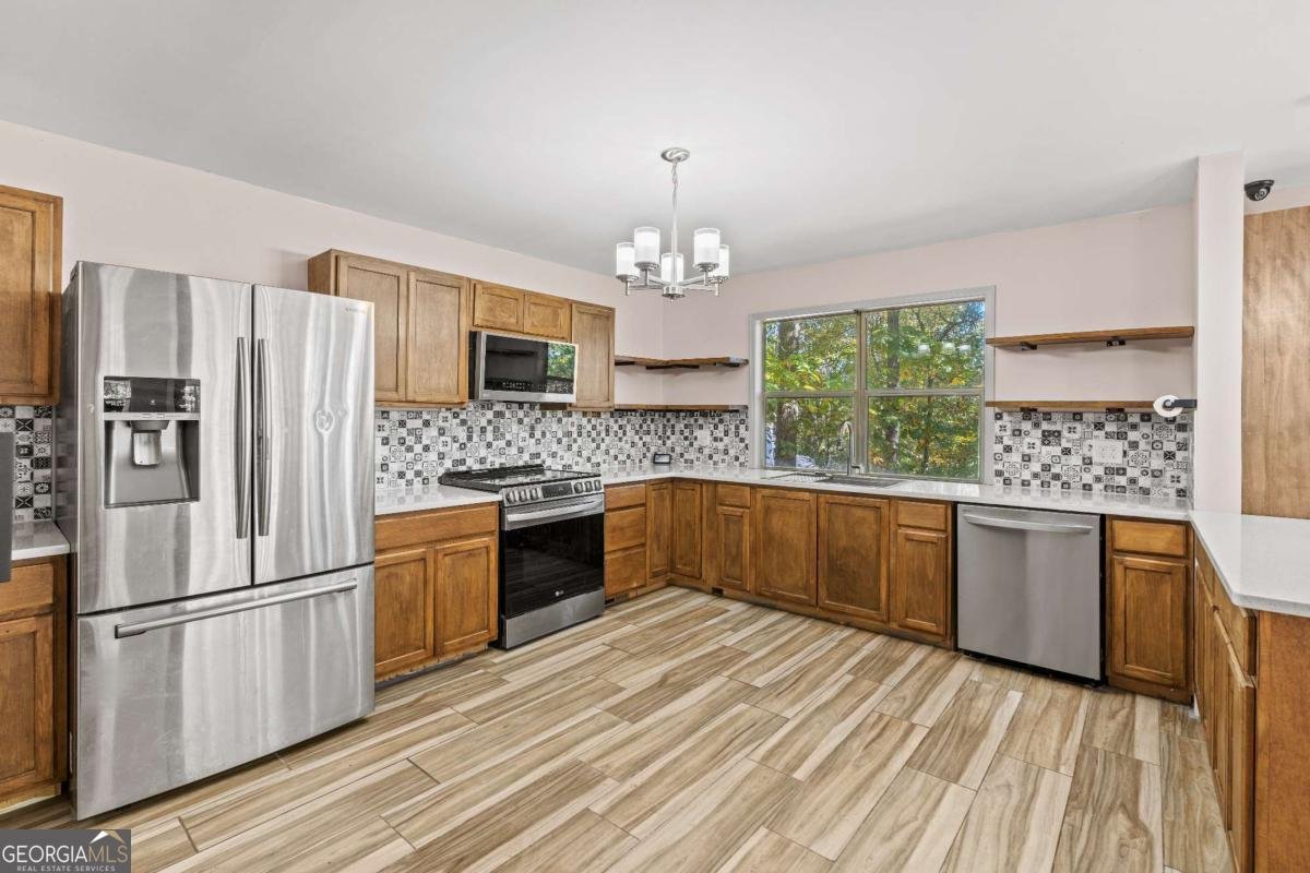 5670 Lakeview Court Gainesville - 22